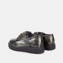 Load image into Gallery viewer, Girl's Grey Patent Leather Shoes