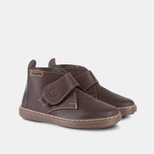 Cargar imagen en el visor de la galería, Botines Niño Piel Marrón Velcro