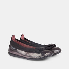 Load image into Gallery viewer, Girl's Lead Ribbon Ballet Pumps
