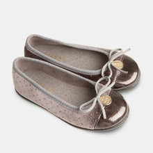 Load image into Gallery viewer, Girl's Grey Strass Velvet Ballet Pumps