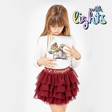 Cargar imagen en el visor de la galería, Camiseta blanca con luces "Ardilla" para niñas