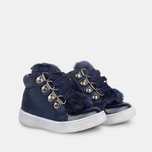 Load image into Gallery viewer, Babies Fantasy Blue Faux Fur Booties