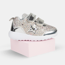 Cargar imagen en el visor de la galería, Bebés Silver Light up Glitter Sneakers