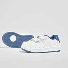 Cargar imagen en el visor de la galería, Zapatillas de bebé de piel lavable azul marino
