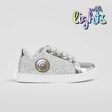 Cargar imagen en el visor de la galería, Zapatillas glitter plateadas de niña con luces