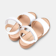 Load image into Gallery viewer, Girl's White Leather Sandals ewrrwr