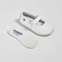Load image into Gallery viewer, Babies Flowers White Leather Mary Janes