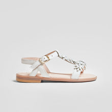 Load image into Gallery viewer, Girl's White Flowers Leather Sandals