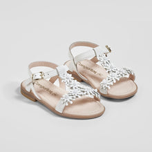Load image into Gallery viewer, Girl's White Flowers Leather Sandals