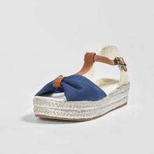 Cargar imagen en el visor de la galería, Sandalias de cuña azul marino de niña