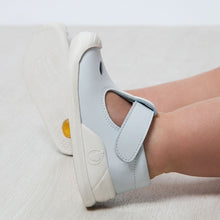 Load image into Gallery viewer, Baby's White onMicro® Shoe