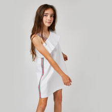 Cargar imagen en el visor de la galería, Vestido asimétrico blanco para niñas