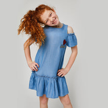 Cargar imagen en el visor de la galería, Vestido Niña Tencel Denim Offshoulders