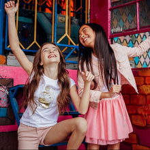 Cargar imagen en el visor de la galería, Camiseta blanca con lentejuelas reversibles "Perfume" para niñas