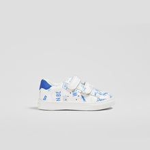 Cargar imagen en el visor de la galería, Zapatillas de dibujo blancas para bebé