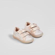 Load image into Gallery viewer, Baby's Bright Pink Slippers