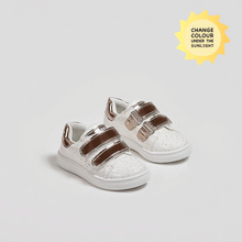 Cargar imagen en el visor de la galería, Zapatillas de bebé que cambian de color